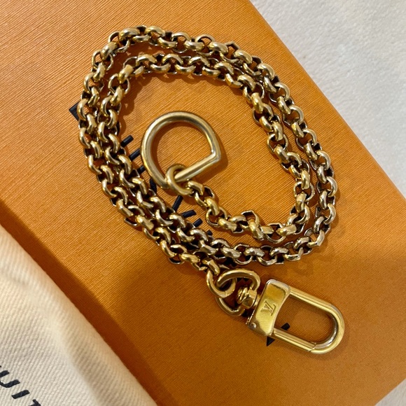 ❌SOLD❌💯Authentic Louis Vuitton Wristlet Extender - Picture 1 of 4